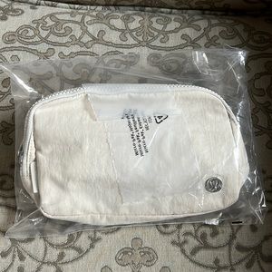 Lululemon Everywhere Belt Bag